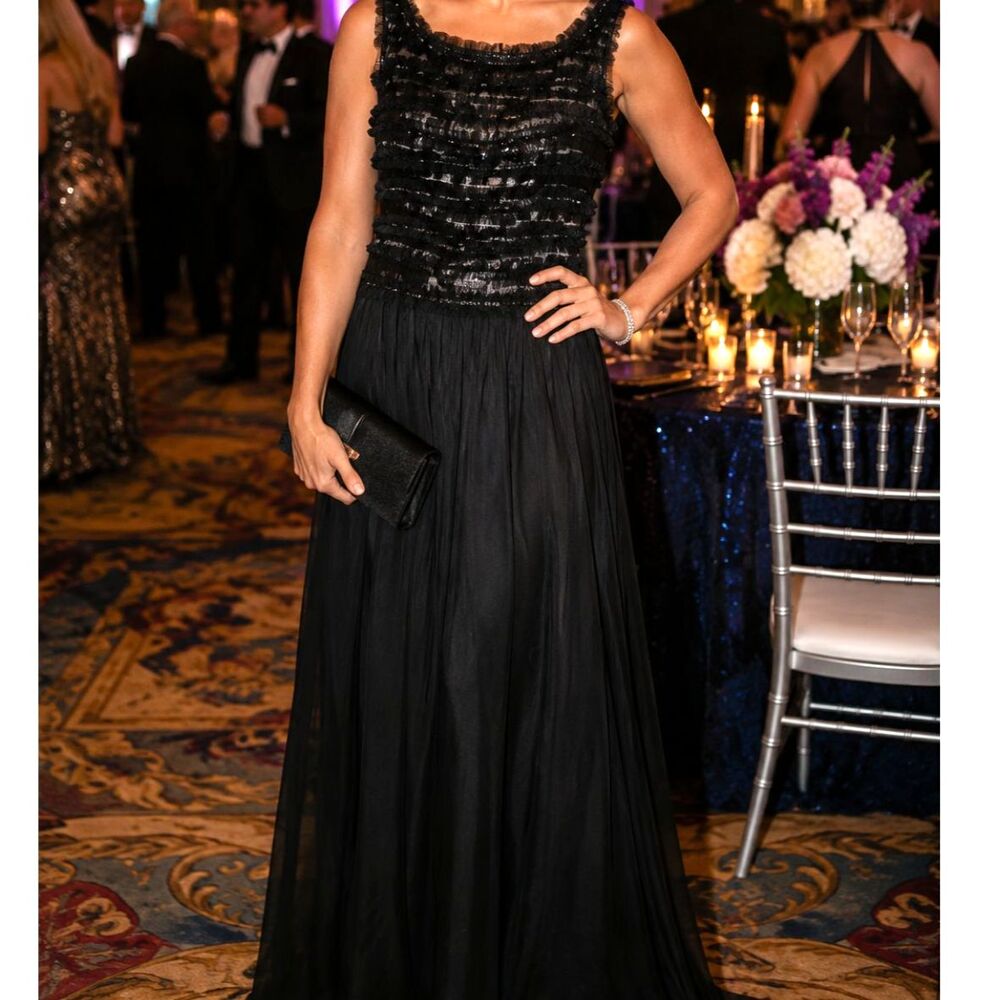 St. John Evening Black Tulle Paillette Gown Size 6 Illusion Neck Formal Maxi